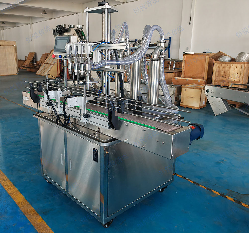 四頭醬料灌裝機(jī)2.jpg 四頭醬料灌裝機(jī)2.jpg