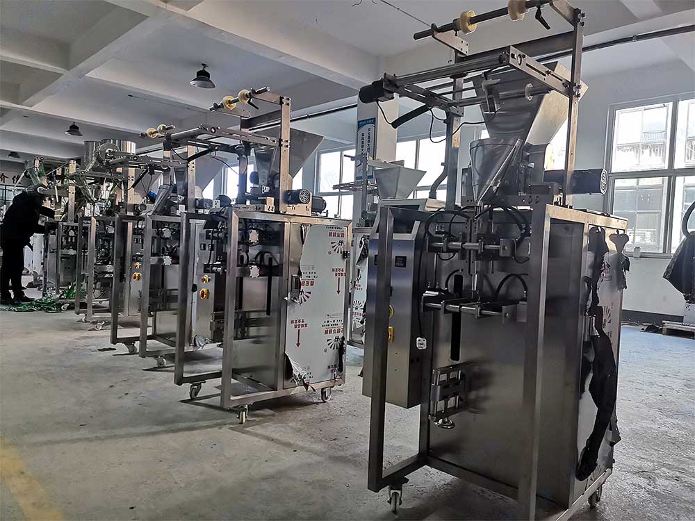 四邊封粉末包裝機(jī).jpg 四邊封粉末包裝機(jī).jpg