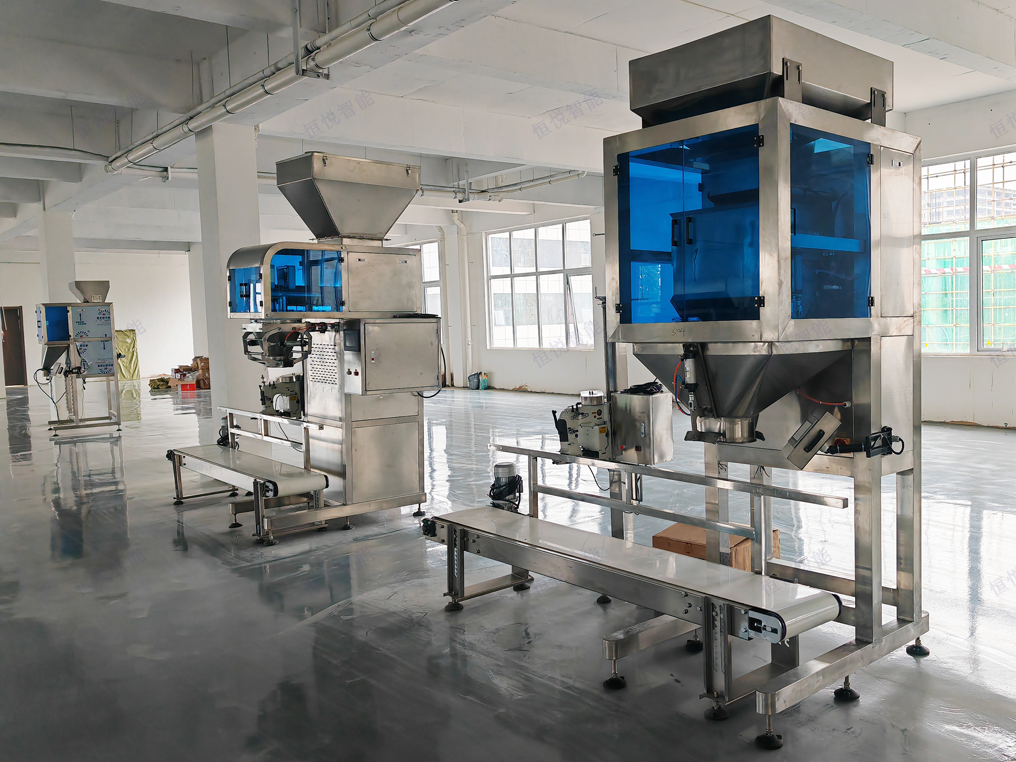 自動(dòng)稱(chēng)重25公斤包裝機(jī)應(yīng)用，顆粒粉末高效包裝解決方案