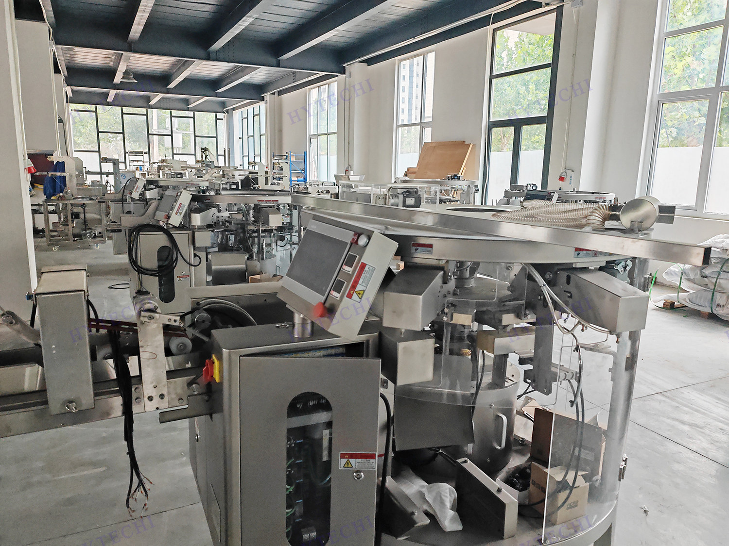 八工位旋轉(zhuǎn)給袋式自動(dòng)包裝機(jī)